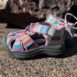 KEEN NWT baby size 4